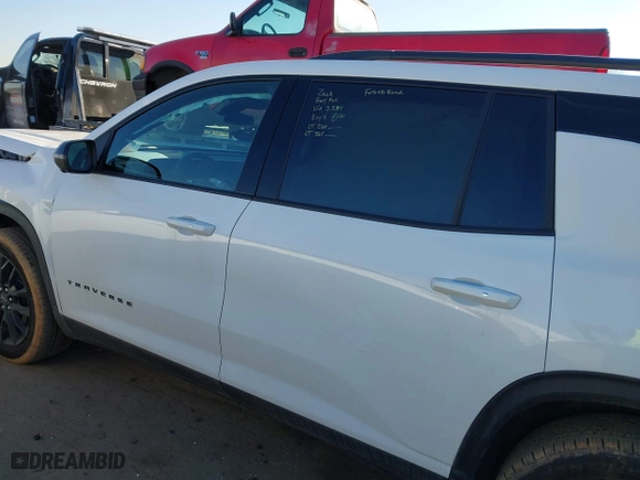 2024 Chevrolet Traverse FWD LT with VIN 1GNERGKS0RJ153334, listed as a IAAI auction lot 41415616 with 8,340 mi miles. Bid and sale history available at carsss.com. Image 14.