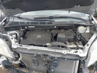 2011 Toyota Sienna XLE AAS z VIN 5TDYK3DC7BS067407, wystawiony jako IAAI lot #42312520 z przebiegiem 175 945 mil mil oraz . Historia ofert i sprzedaży dostępna na DreamBid. Obrazek 10.