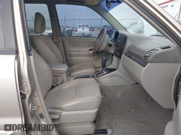 2005 Suzuki XL-7 LX with VIN JS3TX92V254100902, listed as a IAAI auction lot 41906726 with 170,411 mi miles. Bid and sale history available at carsss.com. Image 5.
