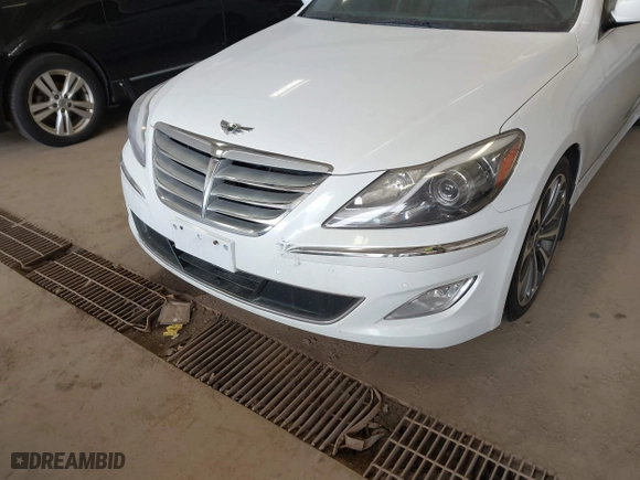 2013 Hyundai Genesis 5.0L R-Spec with VIN KMHGC4DH8DU219604, listed as a IAAI auction lot 41999447 with 211,085 mi miles. Bid and sale history available at carsss.com. Image 6.