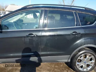2014 Ford Escape SE с VIN 1FMCU0G91EUB16213, выставлен на аукционе IAAI как лот 41870862 с пробегом 150 070 миль миль и . История ставок и продаж доступна на DreamBid. Изображение 14.