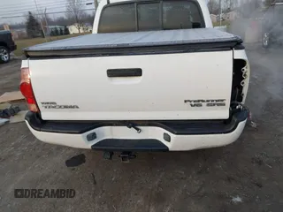 2006 Toyota Tacoma PreRunner z VIN 5TEJU62N06Z284114, wystawiony jako IAAI lot #41285658 z przebiegiem 92 160 mil mil oraz . Historia ofert i sprzedaży dostępna na DreamBid. Obrazek 17.