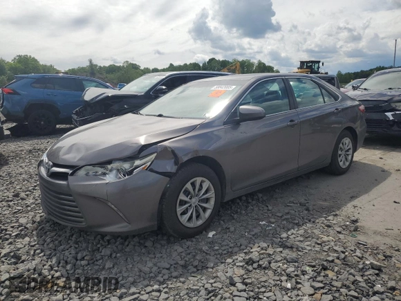 2017 Toyota Camry XLE z VIN 4T1BF1FK0HU298829, wystawiony jako Copart lot #58842085 z przebiegiem 171 569 mil mil oraz Szkoda całkowita • Salvage title. Historia ofert i sprzedaży dostępna na DreamBid. Obrazek 1.