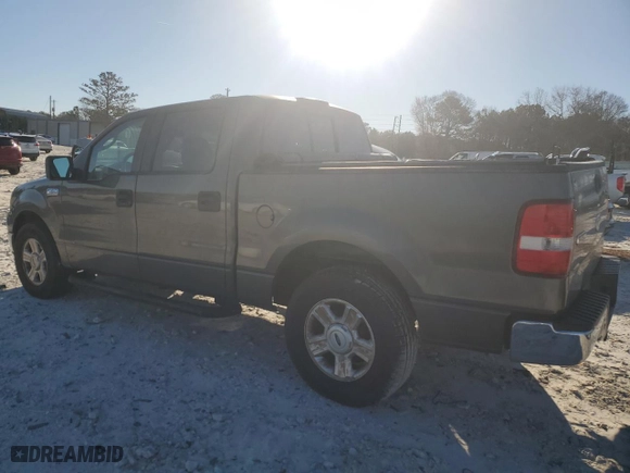 2004 Ford F-150 XLT with VIN 1FTRW12W04KD52552, listed as a Copart auction lot 46256395 with 196,828 mi miles and Clean Title. Bid and sale history available at carsss.com. Image 2.