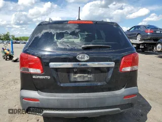 2013 Kia Sorento LX с VIN 5XYKT4A28DG421648, выставлен на аукционе Copart как лот 55887275 с пробегом 173 113 миль миль и Списание • Salvage title. История ставок и продаж доступна на DreamBid. Изображение 6.