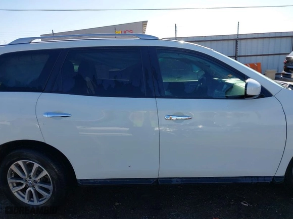 2016 Nissan Pathfinder Platinum with VIN 5N1AR2MM8GC614835, listed as a IAAI auction lot 41246654 with 186,892 mi miles. Bid and sale history available at carsss.com. Image 13.