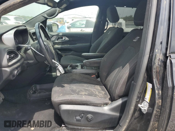 2020 Chrysler Pacifica Touring with VIN 2C4RC1FGXLR149096, listed as a Copart auction lot 53756505 with 220,515 mi miles and Salvage title. Bid and sale history available at DreamBid. Image 7.