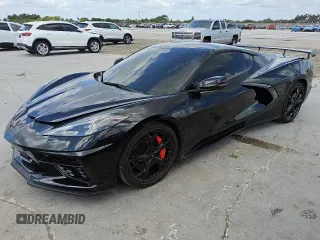 2022 Chevrolet Corvette 3LT z VIN 1G1YC2D41N5105717, wystawiony jako Copart lot #53651315 z przebiegiem Nie podano mil oraz Tytuł czysty. Historia ofert i sprzedaży dostępna na DreamBid. Obrazek 1.