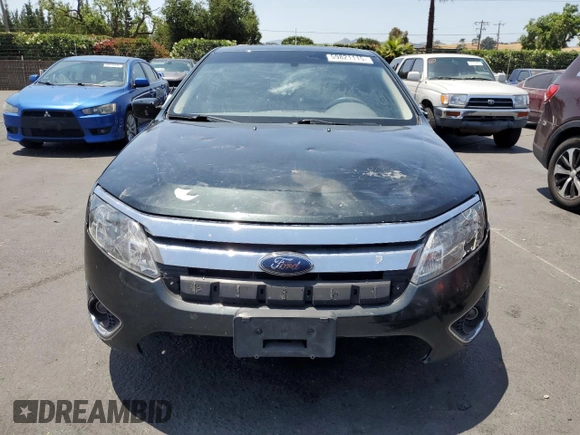 2010 Ford Fusion Hybrid z VIN 3FADP0L33AR185719, wystawiony jako Copart lot #59821115 z przebiegiem 154 019 mil mil oraz Czysty tytuł • Clean title. Historia ofert i sprzedaży dostępna na DreamBid. Obrazek 5.