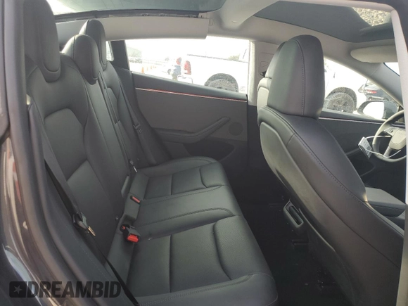 2024 Tesla Model 3 z VIN 5YJ3E1EAXRF741132, wystawiony jako Copart lot #47823795 z przebiegiem 25 183 mil mil oraz Szkody całkowita. Historia ofert i sprzedaży dostępna na DreamBid. Obrazek 11.