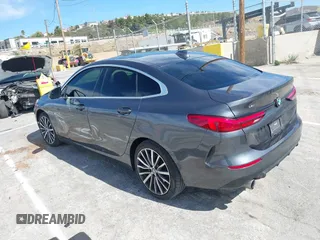 2021 BMW 2 Series 228i xDrive z VIN WBA73AK01M7G52079, wystawiony jako IAAI lot #41633040 z przebiegiem 41 108 mil mil oraz . Historia ofert i sprzedaży dostępna na DreamBid. Obrazek 3.