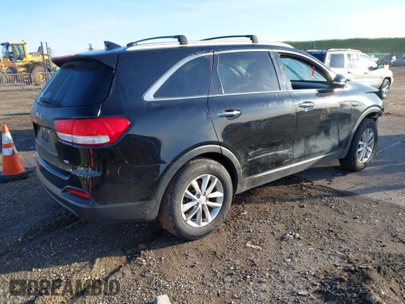 2018 Kia Sorento LX with VIN 5XYPG4A31JG415818, listed as a IAAI auction lot 41794227 with 94,439 mi miles. Bid and sale history available at carsss.com. Image 4.