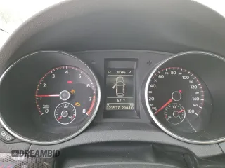 2013 Volkswagen GTI Driver's Edition с VIN WVWHV7AJ7DW126184, выставлен на аукционе Copart как лот 61781315 с пробегом 123 537 миль миль и Списание • Salvage title. История ставок и продаж доступна на DreamBid. Изображение 9.