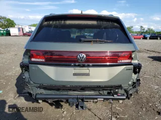 2024 Volkswagen Atlas Peak Edition SEL z VIN 1V2GR2CA8RC583867, wystawiony jako Copart lot #55641005 z przebiegiem 5 798 mil mil oraz Szkoda całkowita • Salvage title. Historia ofert i sprzedaży dostępna na DreamBid. Obrazek 6.