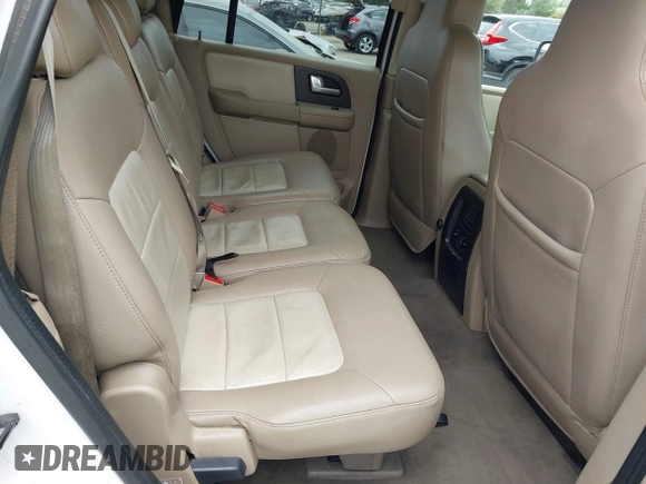 2004 Ford Expedition Eddie Bauer with VIN 1FMPU17L14LA05104, listed as a IAAI auction lot 42064535 with 249,614 mi miles. Bid and sale history available at carsss.com. Image 8.