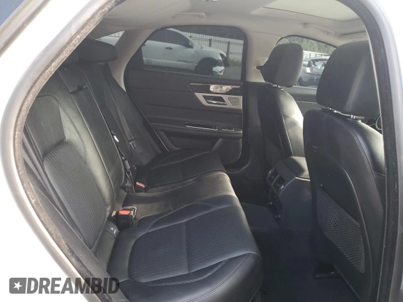 2016 Jaguar XF 35t Prestige with VIN SAJBE4BV6GCY13475, listed as a Copart auction lot 68236854 with 85,026 mi miles and Salvage Title. Bid and sale history available at carsss.com. Image 10.