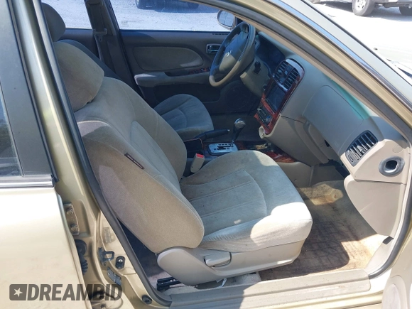 2003 Hyundai Sonata GLS with VIN KMHWF35H03A901839, listed as a IAAI auction lot 40601987 with 171,580 mi miles. Bid and sale history available at carsss.com. Image 5.
