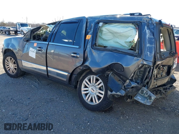 2012 Lincoln Navigator z VIN 5LMJJ2J50CEL05330, wystawiony jako IAAI lot #41243003 z przebiegiem Nie podano mil oraz . Historia ofert i sprzedaży dostępna na DreamBid. Obrazek 3.