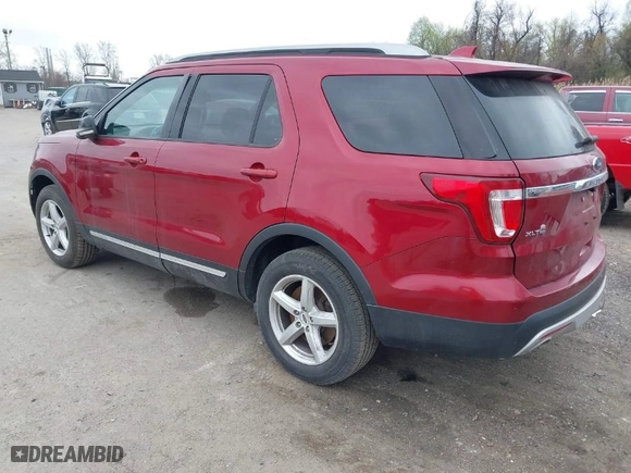 2017 Ford Explorer XLT with VIN 1FM5K8DH3HGC08256, listed as a IAAI auction lot 41955071 with 44,132 mi miles. Bid and sale history available at carsss.com. Image 3.