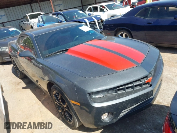 2010 Chevrolet Camaro 2LT z VIN 2G1FC1EV8A9183238, wystawiony jako IAAI lot #42547339 z przebiegiem 162 108 mil mil oraz . Historia ofert i sprzedaży dostępna na DreamBid. Obrazek 13.
