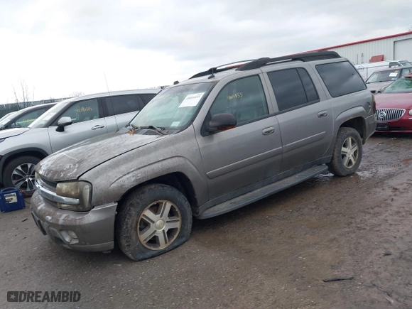 2005 Chevrolet TrailBlazer LS with VIN 1GNET16S956175242, listed as a IAAI auction lot 41054455 with 185,944 mi miles. Bid and sale history available at carsss.com. Image 2.