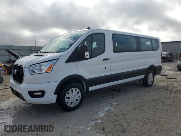 2021 Ford Transit Passenger XL z VIN 1FBAX2Y8XMKA49422, wystawiony jako Copart lot #86907214 z przebiegiem 82 199 mil mil oraz Czysty tytuł • Clean title. Historia ofert i sprzedaży dostępna na DreamBid. Obrazek 1.