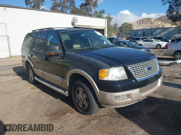 2006 Ford Expedition Eddie Bauer with VIN 1FMPU17566LA82636, listed as a IAAI auction lot 41701275 with 115,076 mi miles. Bid and sale history available at carsss.com. Image 1.