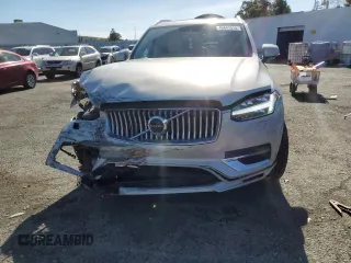 2021 Volvo XC90 Inscription Expression with VIN YV4BR00L9M1676419, listed as a Copart auction lot 46947514 with 56,090 mi miles. Bid and sale history available at carsss.com. Image 5.