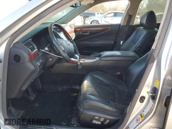 2007 Lexus LS 460 L z VIN JTHGL46FX75001158, wystawiony jako Copart lot #49345445 z przebiegiem 271 513 mil mil oraz Czysty tytuł • Clean title. Historia ofert i sprzedaży dostępna na DreamBid. Obrazek 7.
