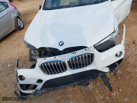 2018 BMW X1 sDrive28i with VIN WBXHU7C37J5H39401, listed as a IAAI auction lot 41421610 with 94,576 mi miles. Bid and sale history available at carsss.com. Image 6.