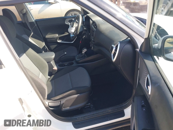 2024 Kia Soul S with VIN KNDJ23AU7R7227529, listed as a IAAI auction lot 42233767 with 28,410 mi miles and . Bid and sale history available at DreamBid. Image 5.