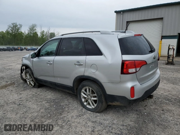 2014 Kia Sorento LX z VIN 5XYKTCA65EG488917, wystawiony jako Copart lot #57613445 z przebiegiem 180 621 mil mil oraz Szkoda całkowita • Salvage title. Historia ofert i sprzedaży dostępna na DreamBid. Obrazek 2.