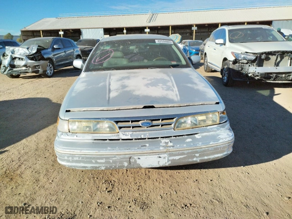1996 Ford Crown Victoria LX with VIN 2FALP74W2TX172767, listed as a Copart auction lot 82534863 with 257,277 mi miles and Clean Title. Bid and sale history available at carsss.com. Image 5.