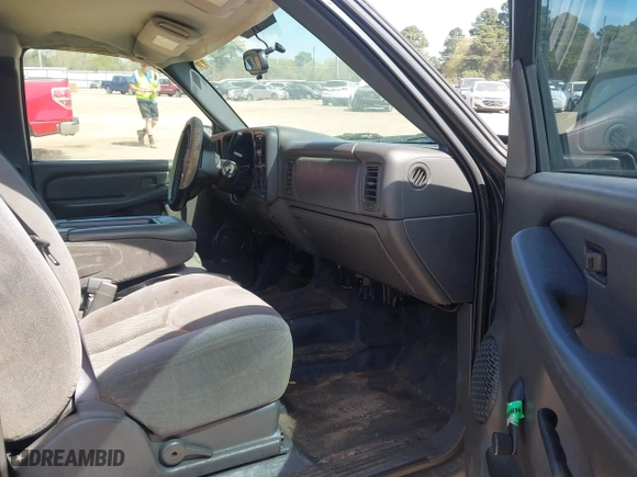 2007 Chevrolet Silverado 1500 Work Truck with VIN 1GCEC19XX7Z151727, listed as a IAAI auction lot 41886136 with 179,715 mi miles. Bid and sale history available at carsss.com. Image 5.