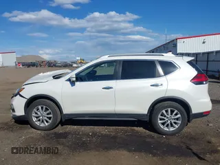 2017 Nissan Rogue SV with VIN KNMAT2MV7HP580637, listed as a IAAI auction lot 42040075 with 47,514 mi miles. Bid and sale history available at carsss.com. Image 15.
