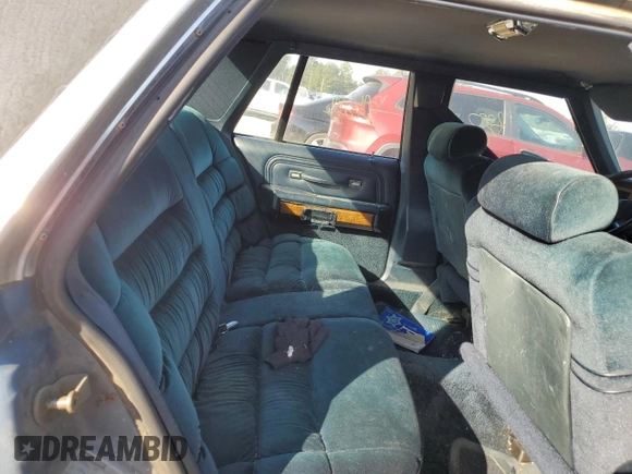 1988 Mercury Grand Marquis GS z VIN 2MEBM74F1JX664779, wystawiony jako Copart lot #76826594 z przebiegiem Nie podano mil oraz Szkody całkowita. Historia ofert i sprzedaży dostępna na DreamBid. Obrazek 10.
