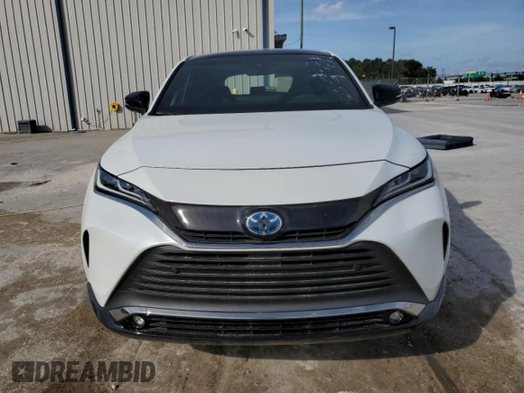 2024 Toyota Venza LE with VIN JTEAAAAH4RJ181828, listed as a Copart auction lot 73568204 with 5,977 mi miles and Salvage Title. Bid and sale history available at carsss.com. Image 5.