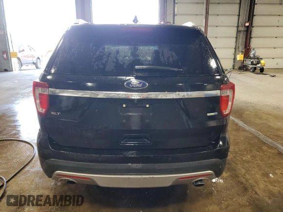 2017 Ford Explorer XLT z VIN 1FM5K8DH4HGA14335, wystawiony jako Copart lot #62102425 z przebiegiem 135 191 mil mil oraz Szkoda całkowita • Salvage title. Historia ofert i sprzedaży dostępna na DreamBid. Obrazek 6.