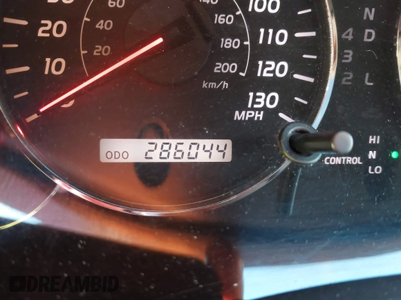 2004 Lexus GX 470 with VIN JTJBT20X940066798, listed as a IAAI auction lot 41822097 with 286,044 mi miles and . Bid and sale history available at DreamBid. Image 7.