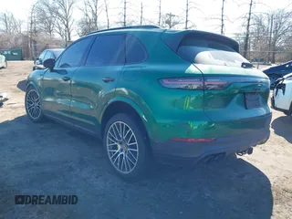 2022 Porsche Cayenne E-Hybrid Hybrid z VIN WP1AE2AY7NDA26826, wystawiony jako IAAI lot #41669548 z przebiegiem 22 644 mil mil oraz . Historia ofert i sprzedaży dostępna na DreamBid. Obrazek 3.
