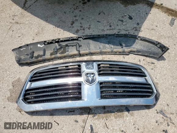2015 Ram 1500 Outdoorsman z VIN 1C6RR6LT9FS566376, wystawiony jako Copart lot #57241255 z przebiegiem 130 919 mil mil oraz Szkoda całkowita • Salvage title. Historia ofert i sprzedaży dostępna na DreamBid. Obrazek 12.