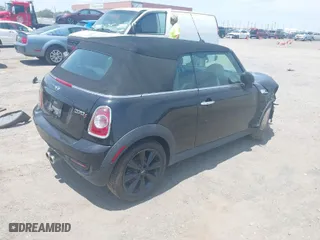 2013 MINI Cooper Convertible S with VIN WMWZP3C59DT550746, listed as a IAAI auction lot 39538986 with 59,934 mi miles. Bid and sale history available at carsss.com. Image 4.
