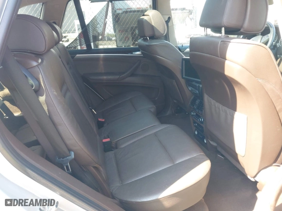2009 BMW X5 30i with VIN 5UXFE435X9L272544, listed as a IAAI auction lot 42017376 with 118,793 mi miles. Bid and sale history available at carsss.com. Image 8.