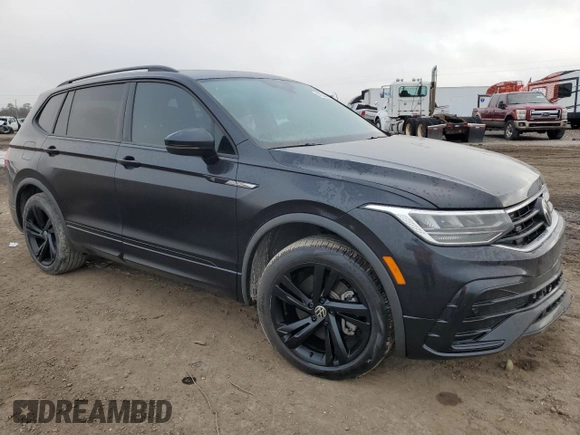 2023 Volkswagen Tiguan SE R-Line Black with VIN 3VVCB7AX8PM016614, listed as a Copart auction lot 43944695 with 39,378 mi miles and Salvage title. Bid and sale history available at DreamBid. Image 4.