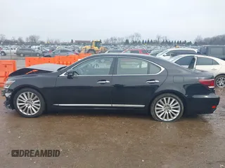 2017 Lexus LS 460 z VIN JTHCL5EF8H5028107, wystawiony jako IAAI lot #41677116 z przebiegiem 73 133 mil mil oraz . Historia ofert i sprzedaży dostępna na DreamBid. Obrazek 14.