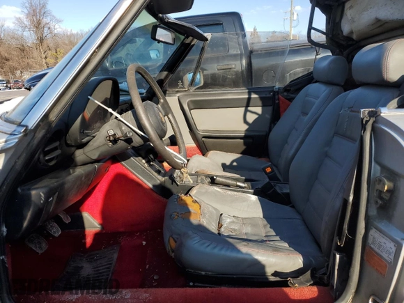 1986 Alfa Romeo Spider Veloce z VIN ZARBA5419G1040612, wystawiony jako Copart lot #42347965 z przebiegiem 84 485 mil mil oraz Czysty tytuł • Clean title. Historia ofert i sprzedaży dostępna na DreamBid. Obrazek 7.