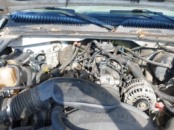 2002 Chevrolet Silverado 1500 LT with VIN 2GCEK19T321373124, listed as a IAAI auction lot 41502812 with 161,773 mi miles. Bid and sale history available at carsss.com. Image 10.