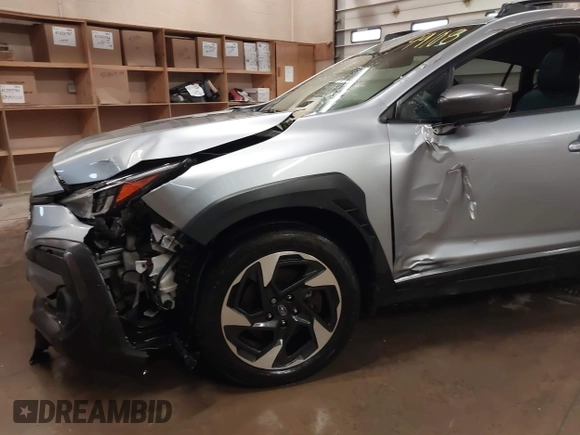 2024 Subaru Crosstrek Limited with VIN 4S4GUHL66R3701151, listed as a IAAI auction lot 41699108 with 19,922 mi miles. Bid and sale history available at carsss.com. Image 6.