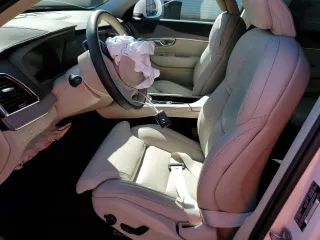 2025 Volvo XC90 Ultimate Bright Theme with VIN YV4062PF0S1296877, listed as a Copart auction lot 48514225 with 8,546 mi miles and Salvage Title. Bid and sale history available at carsss.com. Image 7.