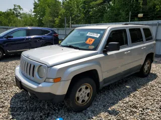 2011 Jeep Patriot Latitude z VIN 1J4NF1GB5BD169390, wystawiony jako Copart lot #60329775 z przebiegiem 207 126 mil mil oraz Czysty tytuł • Clean title. Historia ofert i sprzedaży dostępna na DreamBid. Obrazek 1.